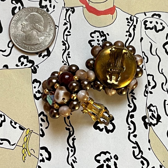 VTG JAPAN Beaded Clip Earrings - Picture 4 of 7